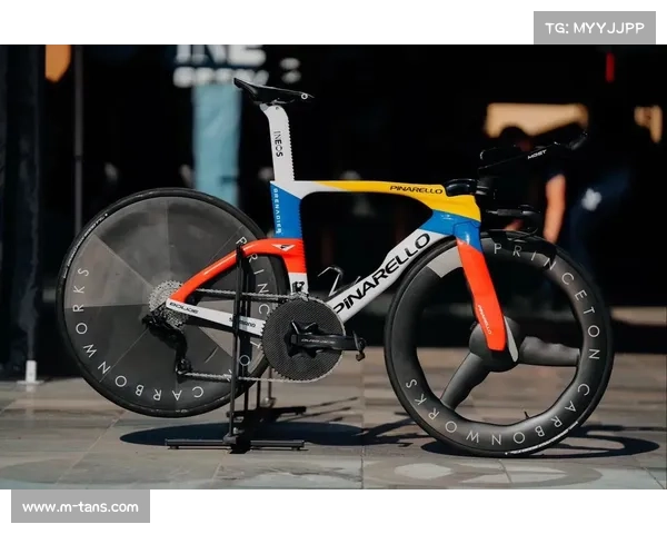 环意第一赛段摔车事故致兰达锁骨骨折，埃费内普尔环法蒙阴影